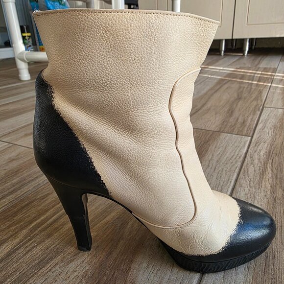 Chanel Blizzard Black&White Knee High Boots Retail $1500 37C - Picture 4 of 16